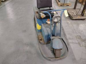 lot 19C image: Cushman Electric Cart, Built-In Cha...
