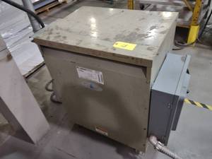 lot 13 image: G.E. Transformer Type QL, Cat. No. ...