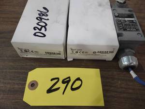 lot 290 image: (3) Allen Bradley 802T-APT Limit Sw...