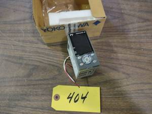 lot 404 image: Yokogawa UT32A Controller...