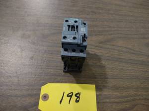 lot 198 image: Siemens 3P380V17 VFD...