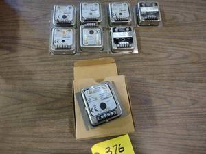 lot 376 image: (8) Ashcroft Differential Pressure ...