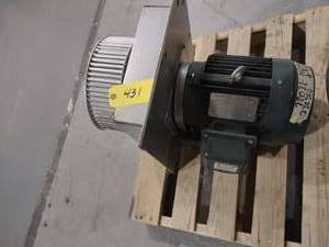 lot 431 image: Toshiba 5 hp. 230460 Volt, Three P...