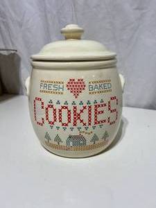 Treasure Craft Cookie Jar
