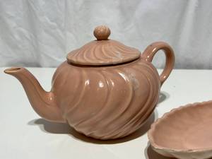 Franciscan Ware Swirl Tea Pot & Relish Bowl