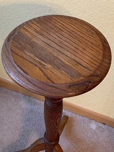 Oak Pedestal Stand