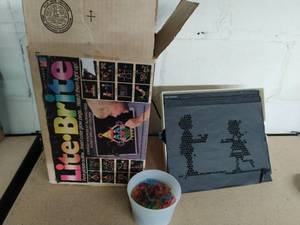 lot 368 image: Vintage Lite-Brite