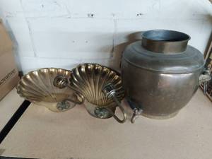 lot 369 image: Vintage Metal Dcor