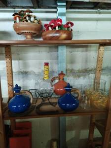 lot 371 image: Contents Of Shelf
