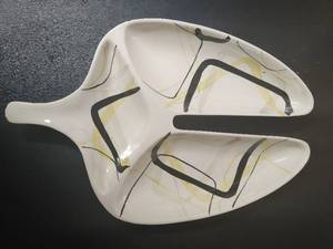 lot 302 image: Vintage Red Wing Smart Set Relish Tray