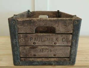 lot 305 image: Old St. Paul Milk Co Crate