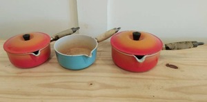 lot 7 image: Three Vintage Le Creuset Pots