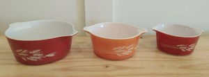 lot 313 image: Set of Three Vintage Pyrex Autumn Harvest Nesting Casserole Dishes