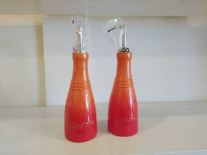lot 322 image: Le Creuset Oil & Vinegar Set