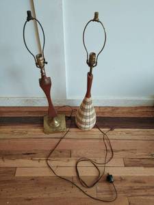 lot 330 image: Two Vintage Lamps