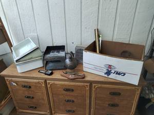 lot 421 image: Collection of Misc. Household Items