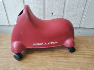 lot 426 image: Radio Flyer Scoot n Zoom