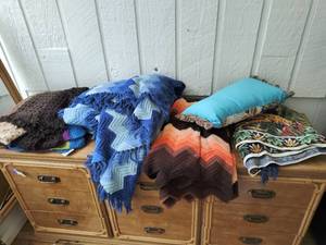 lot 428 image: Collection of Afghan Blankets, Tapestry & Pillow