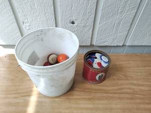 lot 453 image: Vintage Pool Balls & Poker Chips