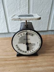 lot 457 image: Vintage Scale by Hanson