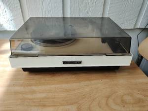 lot 465 image: Astrex SP100WD Turntable