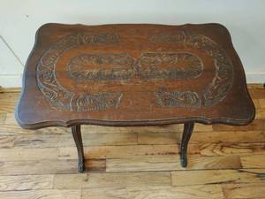 lot 471 image: Antique End Table