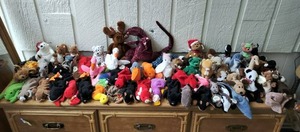 lot 211 image: Huge Collection of Beanie Babies