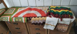 lot 218 image: Collection of Vintage Linens