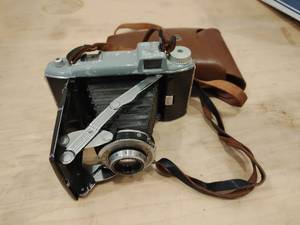 lot 230 image: Kodak Tourist Camera with Case