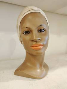 lot 232 image: Vintage Bust