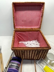 Picnic Basket with Accessories