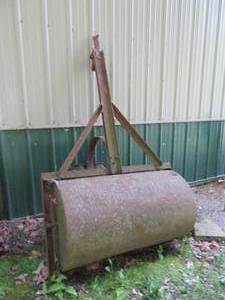 LARGE PULL BEHIND  RIDE ROLLER