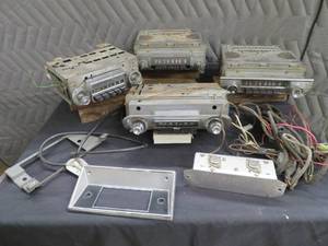 4 VINTAGE CAR STEREOS
