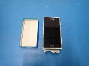 Samsung&nbspGalaxy A5 A500H  16GB of storage  GSM Carrier (AT&ampT  T-Mobile) &nbsp includes charger