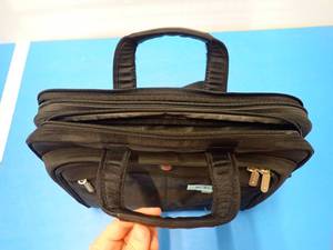 Targus Brief Case w shoulder strap
