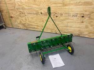 lot 1 image: JOHN DEERE TOW-BEHIND THATCHERATOR - TA-400 JD