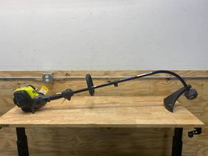 lot 3 image: RYOBI 4-Stroke 30 cc Attachment Capable Curved Shaft Gas Trimmer