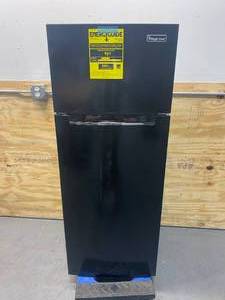 lot 25 image: MAGIC CHEF 7.4 cu. ft. 2 Door Mini Fridge in Black