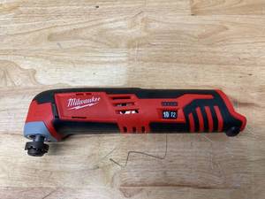 lot 11 image: MILWAUKEE M12 12-Volt Lithium-Ion Cordless Oscillating Multi-Tool (Tool-Only)