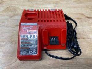lot 18 image: MILWAUKEE M12 and M18 12-Volt18-Volt Lithium-Ion Multi-Voltage Battery Charger