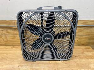 lot 107 image: LASKO 20 in. Power Plus Box Fan