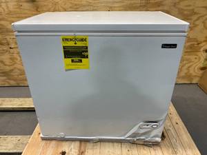 lot 69 image: MAGIC CHEF 7.0 cu. ft. Chest Freezer in White