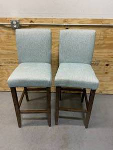 lot 81 image: 45 Bar Height Chairs (set of 2)