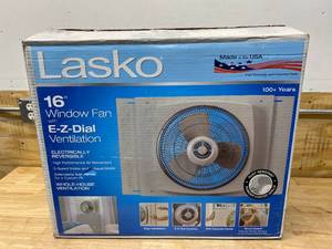 lot 135 image: LASKO 16 in. Window Fan with EZ-Dial Ventilation