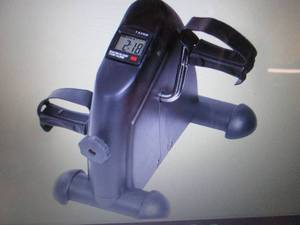Wakeman Fitness Mini Pedal Recumben...
