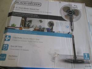 BLACKDECKER 16 Dual-Blade Pedesta...