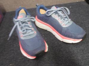 Skechers Womens GOrun Max Cushioni...