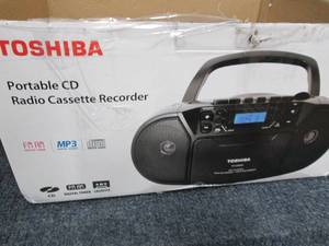 Toshiba CDCassette Boombox open bo...