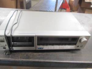 vintage sony tape player powers on ...