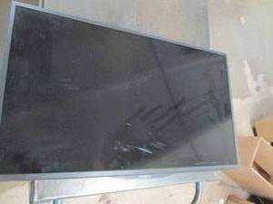 insignia 32 inch led tv powers on ...